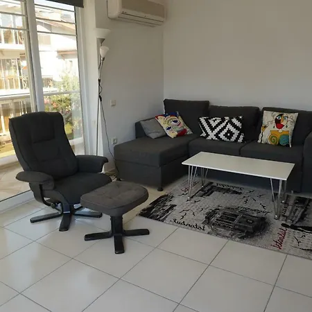 Elegant 2 Bedroom Apartment *