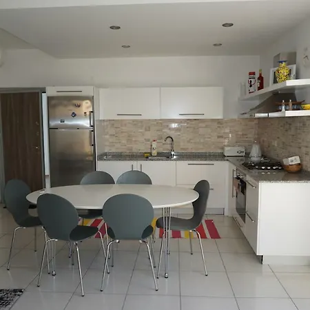 Elegant 2 Bedroom